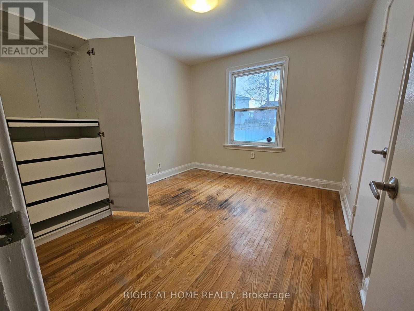 8 Roberta Drive, Toronto, Ontario  M6A 2J5 - Photo 15 - C12641844