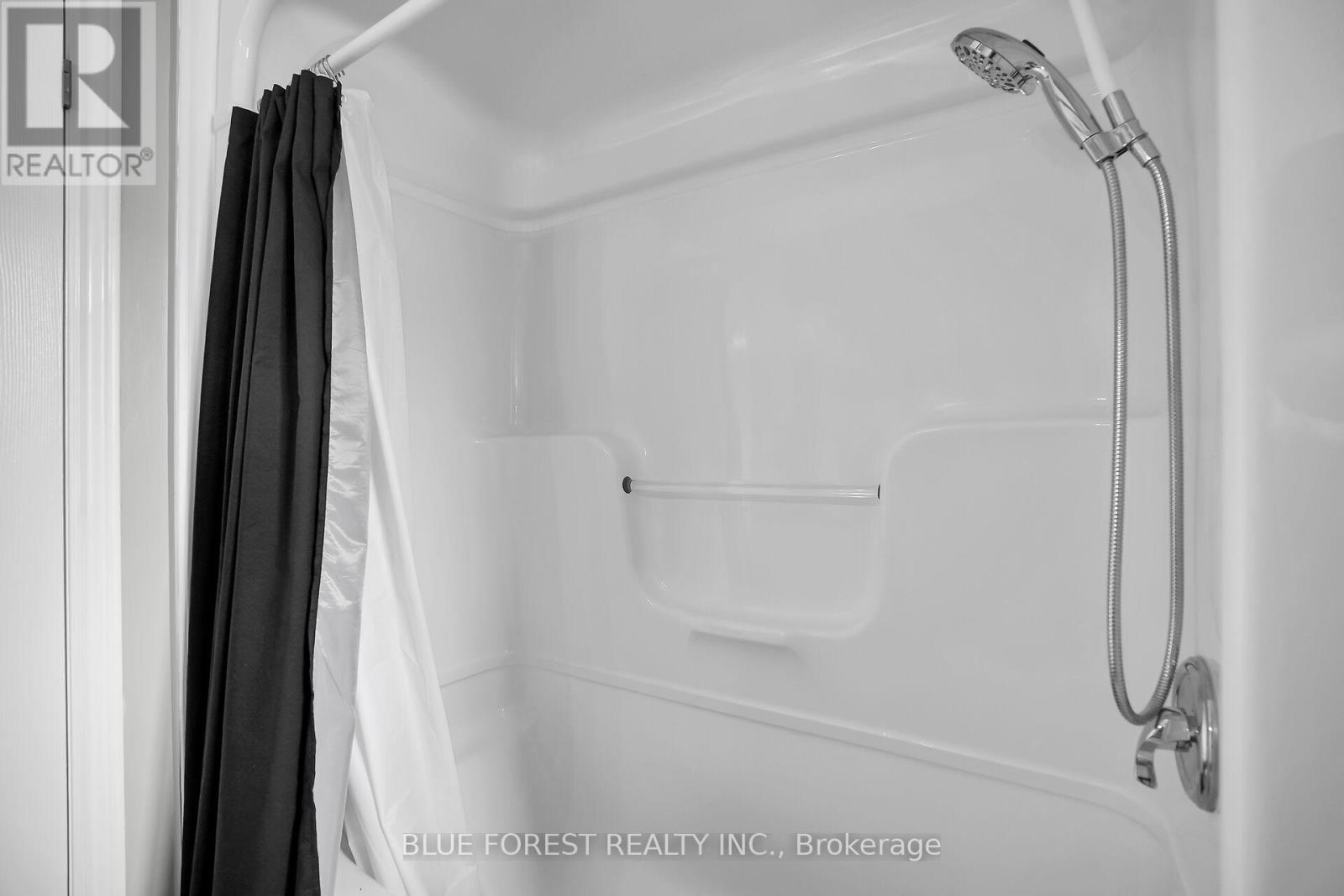 2949 Meadowgate Boulevard, London South, Ontario  N6M 1L3 - Photo 23 - X12642544