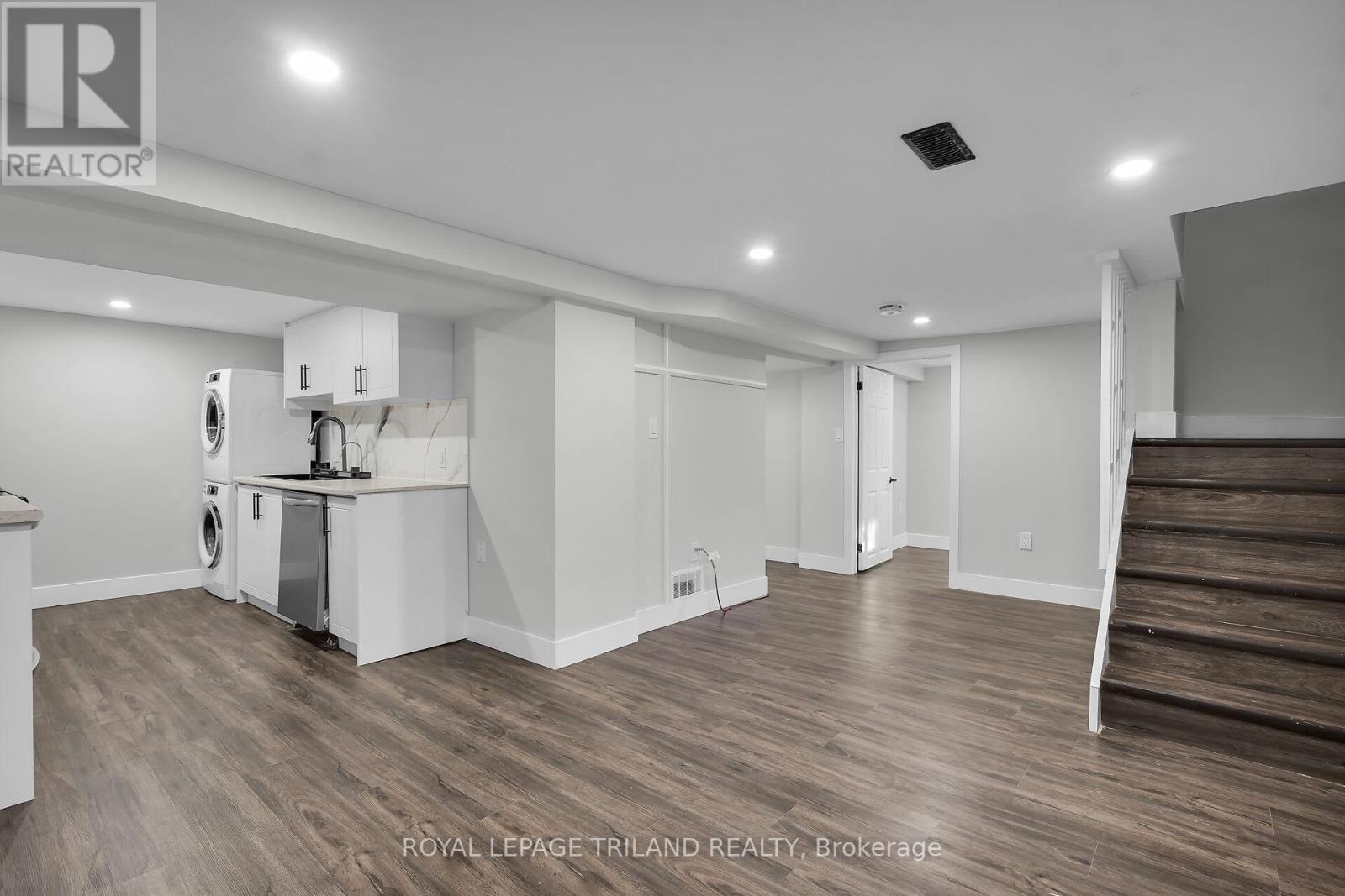 3 - 22 Mitchell Street, St. Thomas, Ontario  N5R 2T7 - Photo 3 - X12642592