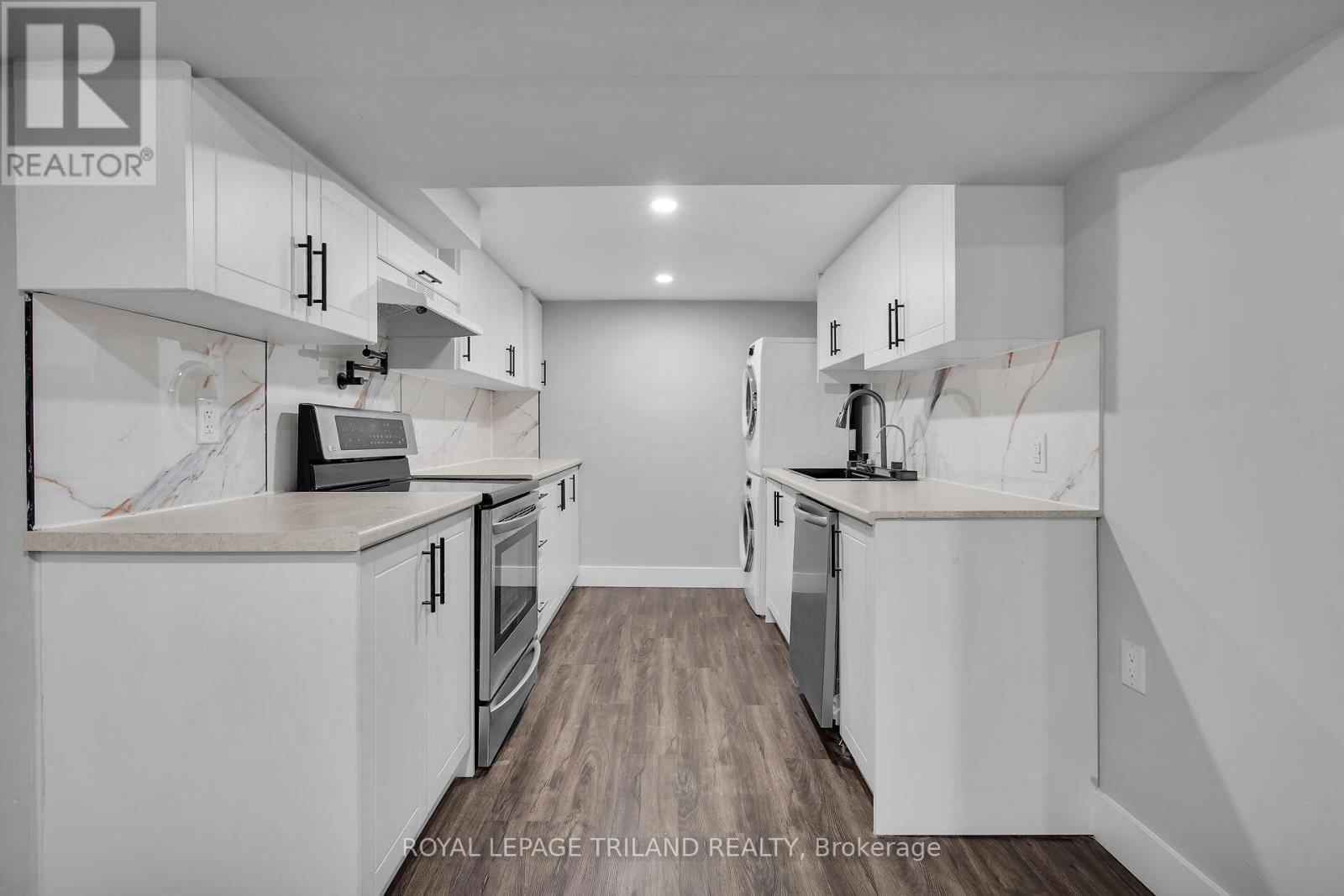 3 - 22 Mitchell Street, St. Thomas, Ontario  N5R 2T7 - Photo 4 - X12642592