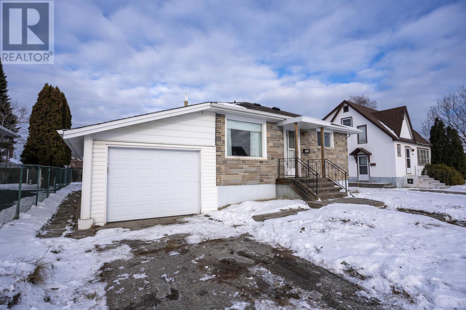 1731 Rankin St, Thunder Bay, Ontario  P7E 5Z4 - Photo 2 - TB253652