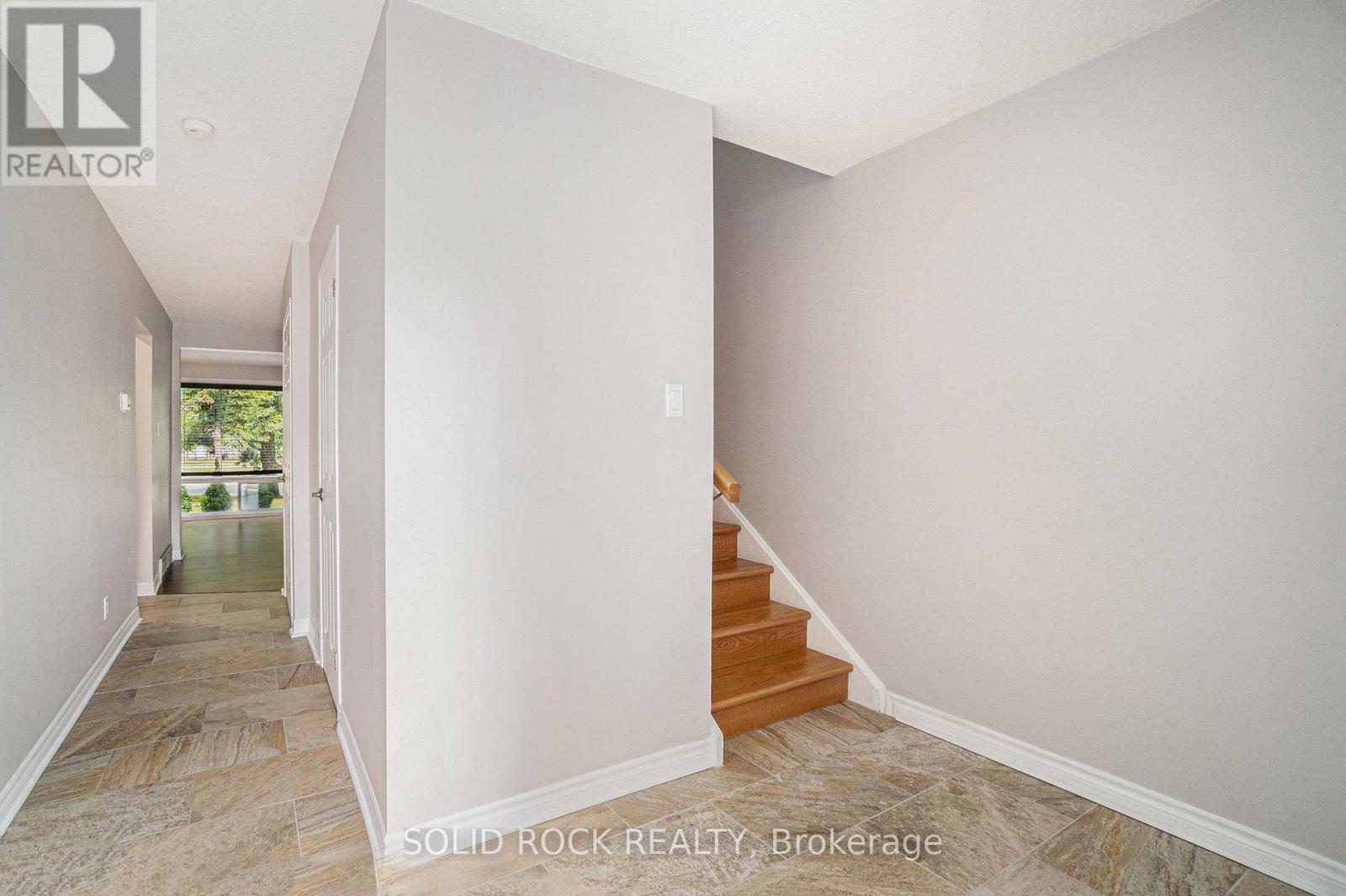 34 - 4573 Carrington Place, Ottawa, Ontario  K1B 4P8 - Photo 2 - X12642546