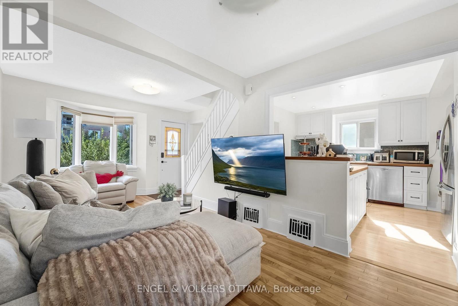 46 Holland Avenue, Ottawa, Ontario  K1Y 0X4 - Photo 5 - X12642564