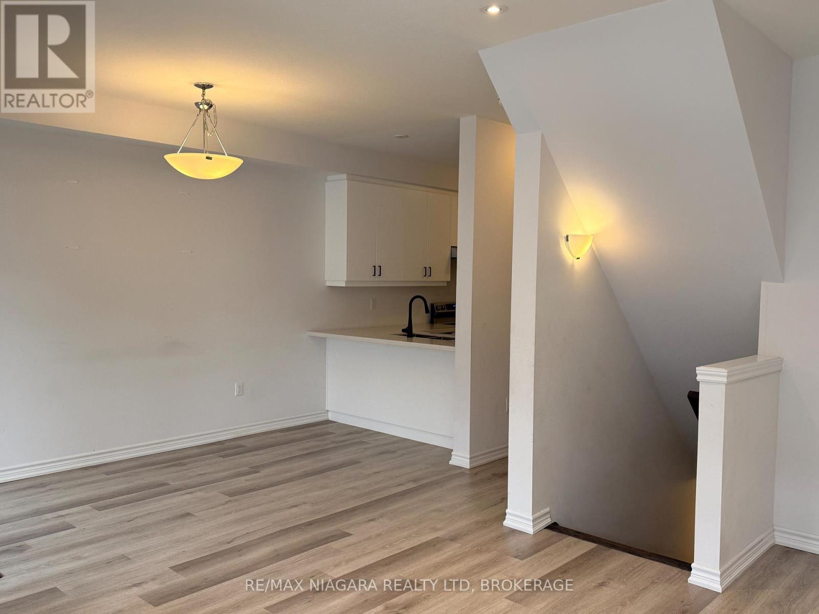 96 - 461 Blackburn Drive, Brantford, Ontario  N3T 0W9 - Photo 5 - X12642534