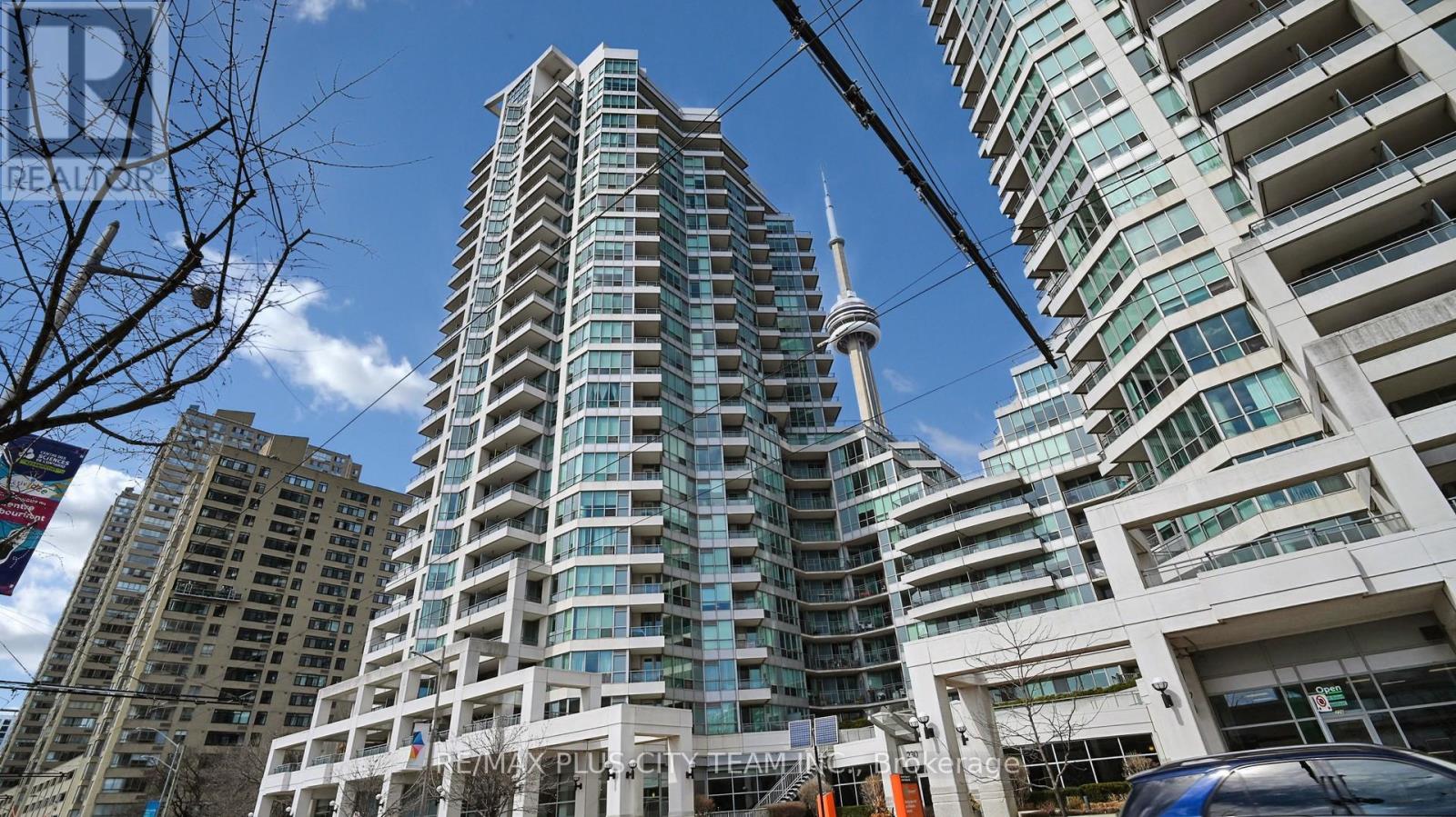 2323 - 230 Queens Quay W, Toronto, Ontario  M5J 2Y7 - Photo 2 - C12642504