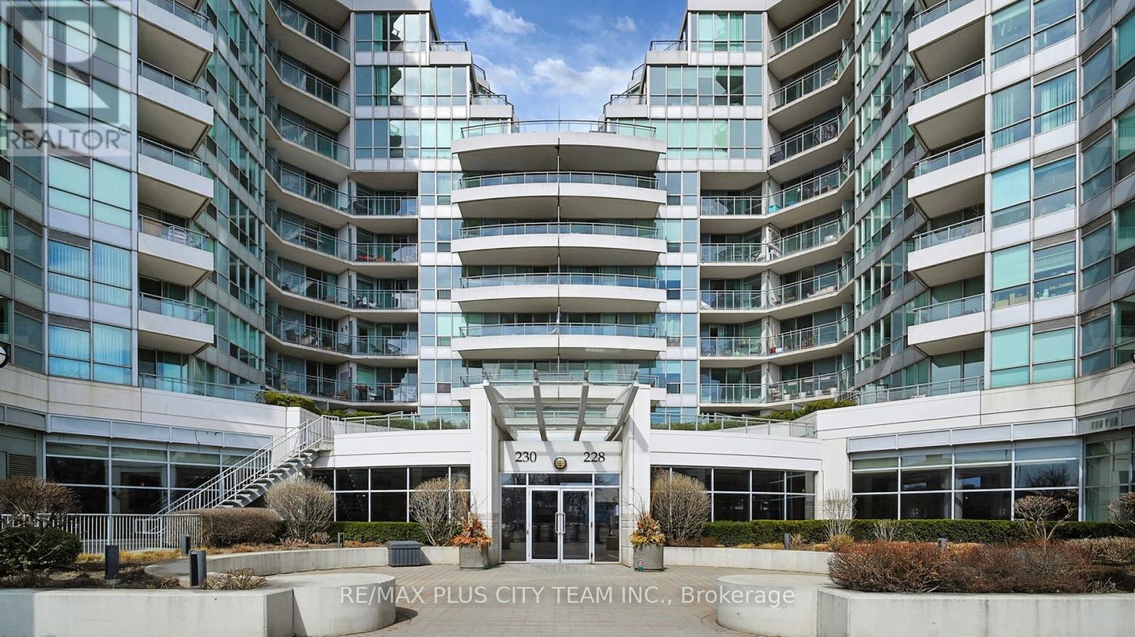 2323 - 230 Queens Quay W, Toronto, Ontario  M5J 2Y7 - Photo 3 - C12642504