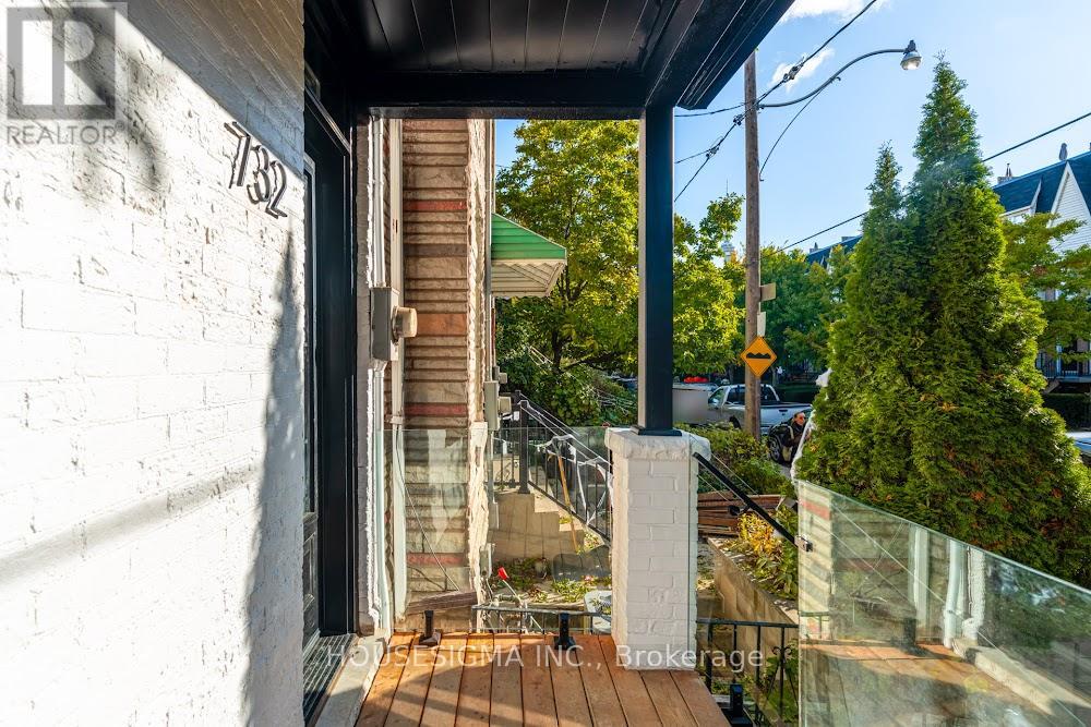 732 Adelaide Street W, Toronto, Ontario  M6J 1B1 - Photo 3 - C12642562