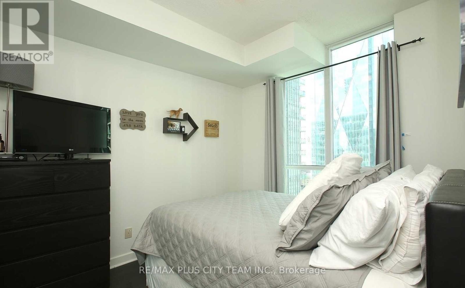 2511 - 12 Yonge Street, Toronto, Ontario  M5E 1Z9 - Photo 11 - C12642612