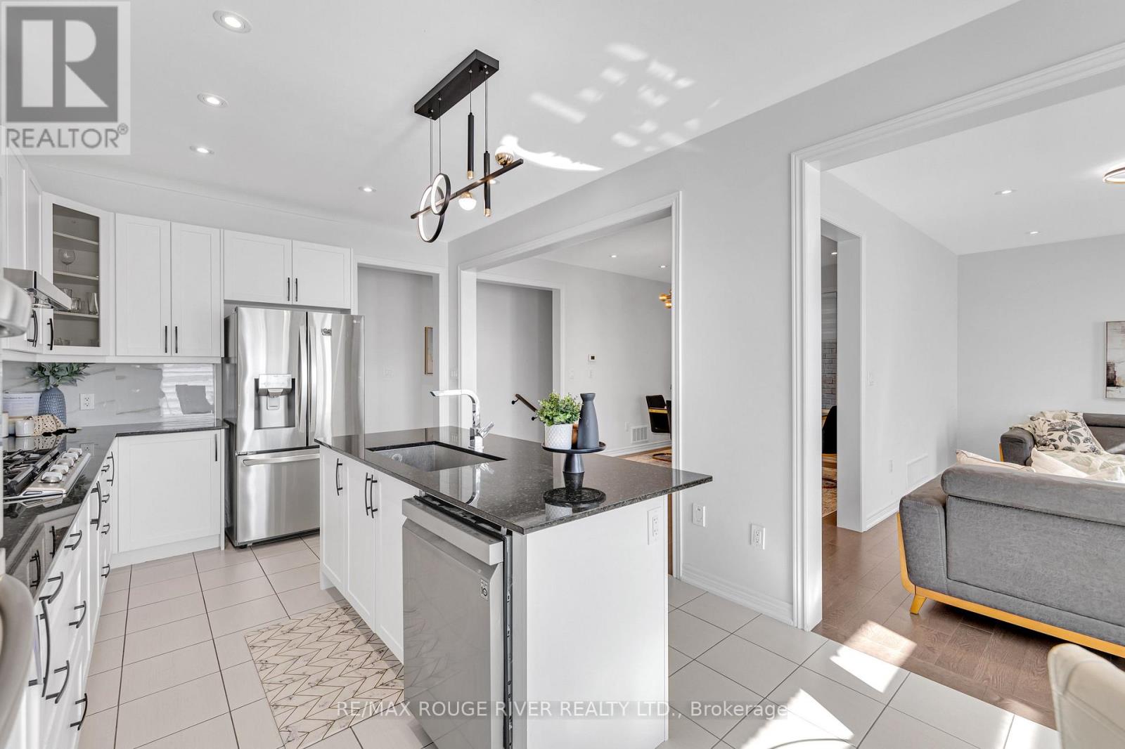 21 Priory Drive, Whitby, Ontario  L1P 0K9 - Photo 15 - E12642496