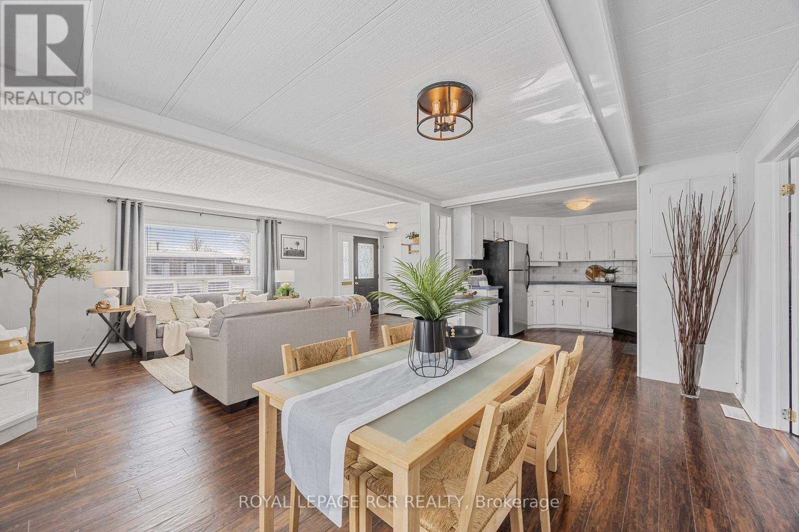 4 Linden Lane, Innisfil, Ontario  L9S 1P4 - Photo 16 - N12642520