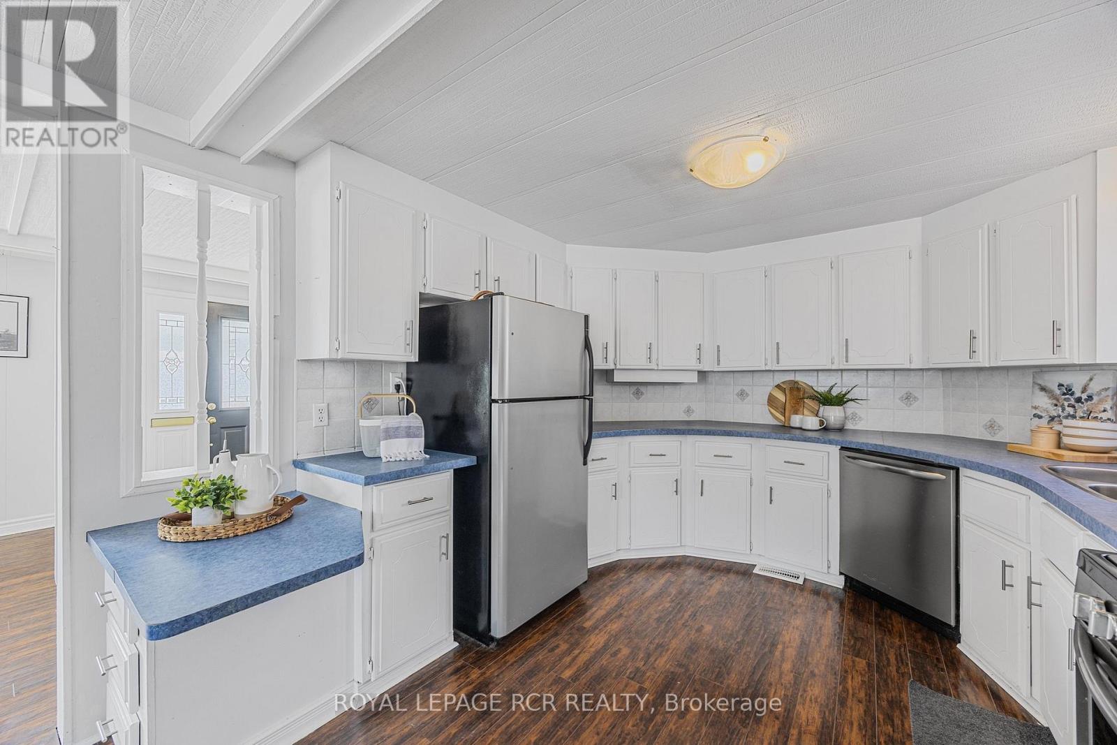 4 Linden Lane, Innisfil, Ontario  L9S 1P4 - Photo 18 - N12642520