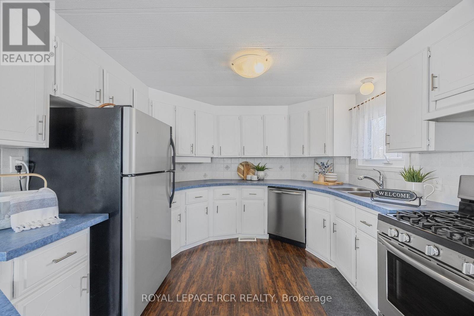 4 Linden Lane, Innisfil, Ontario  L9S 1P4 - Photo 19 - N12642520