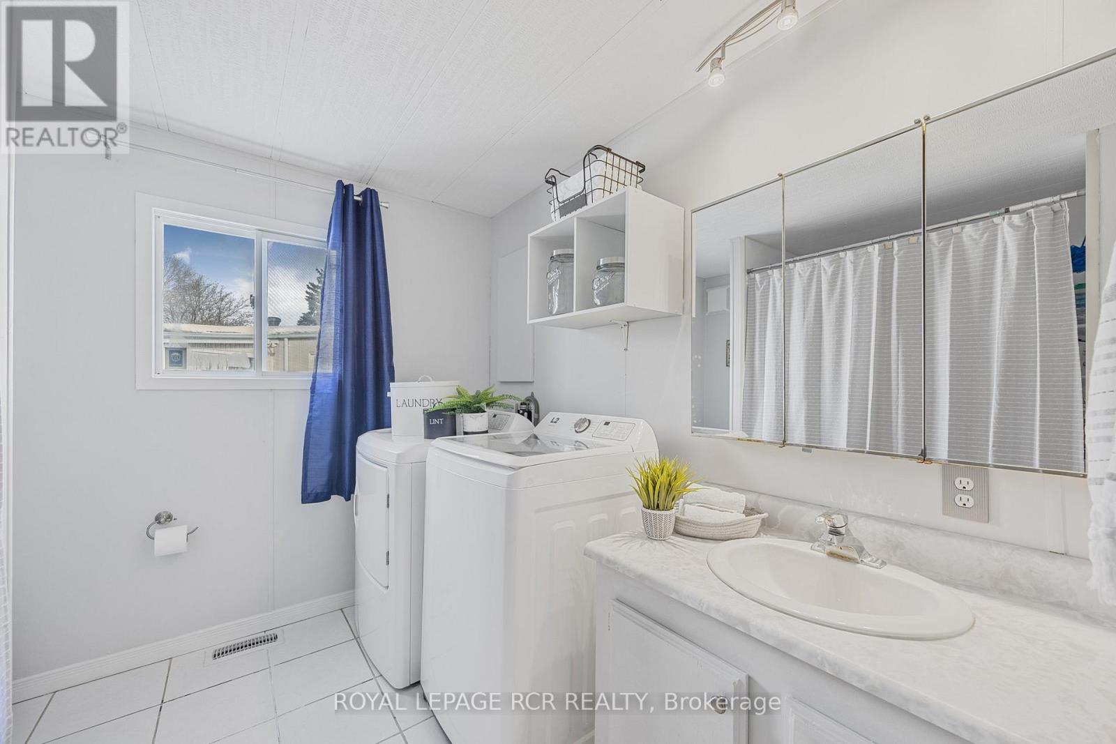 4 Linden Lane, Innisfil, Ontario  L9S 1P4 - Photo 34 - N12642520