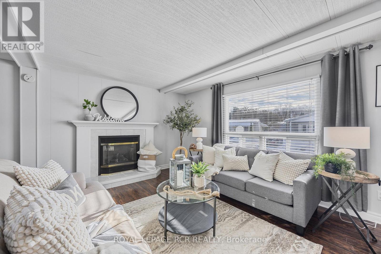 4 Linden Lane, Innisfil, Ontario  L9S 1P4 - Photo 8 - N12642520