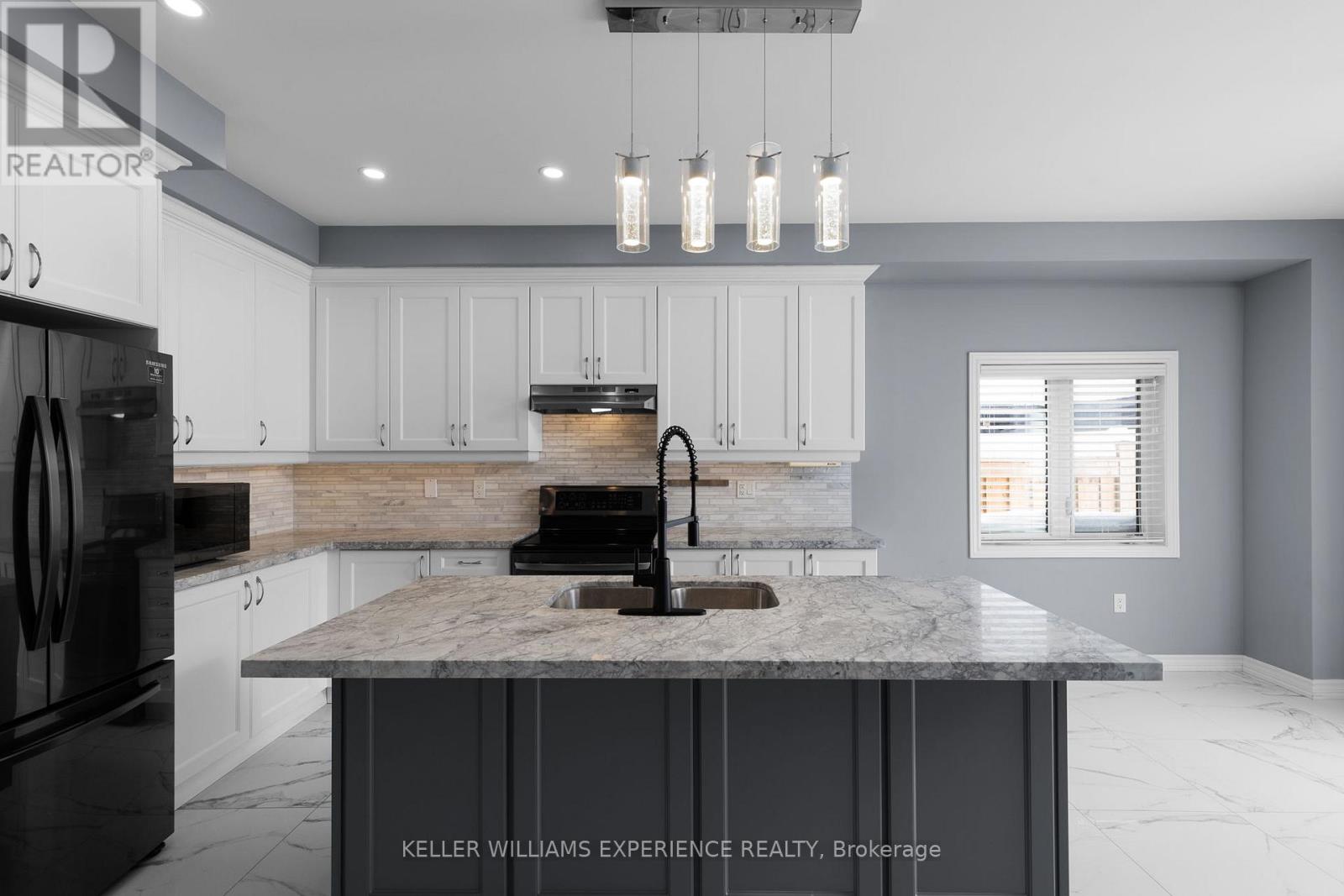 1464 Farrow Crescent, Innisfil, Ontario  L9S 0L6 - Photo 2 - N12642582