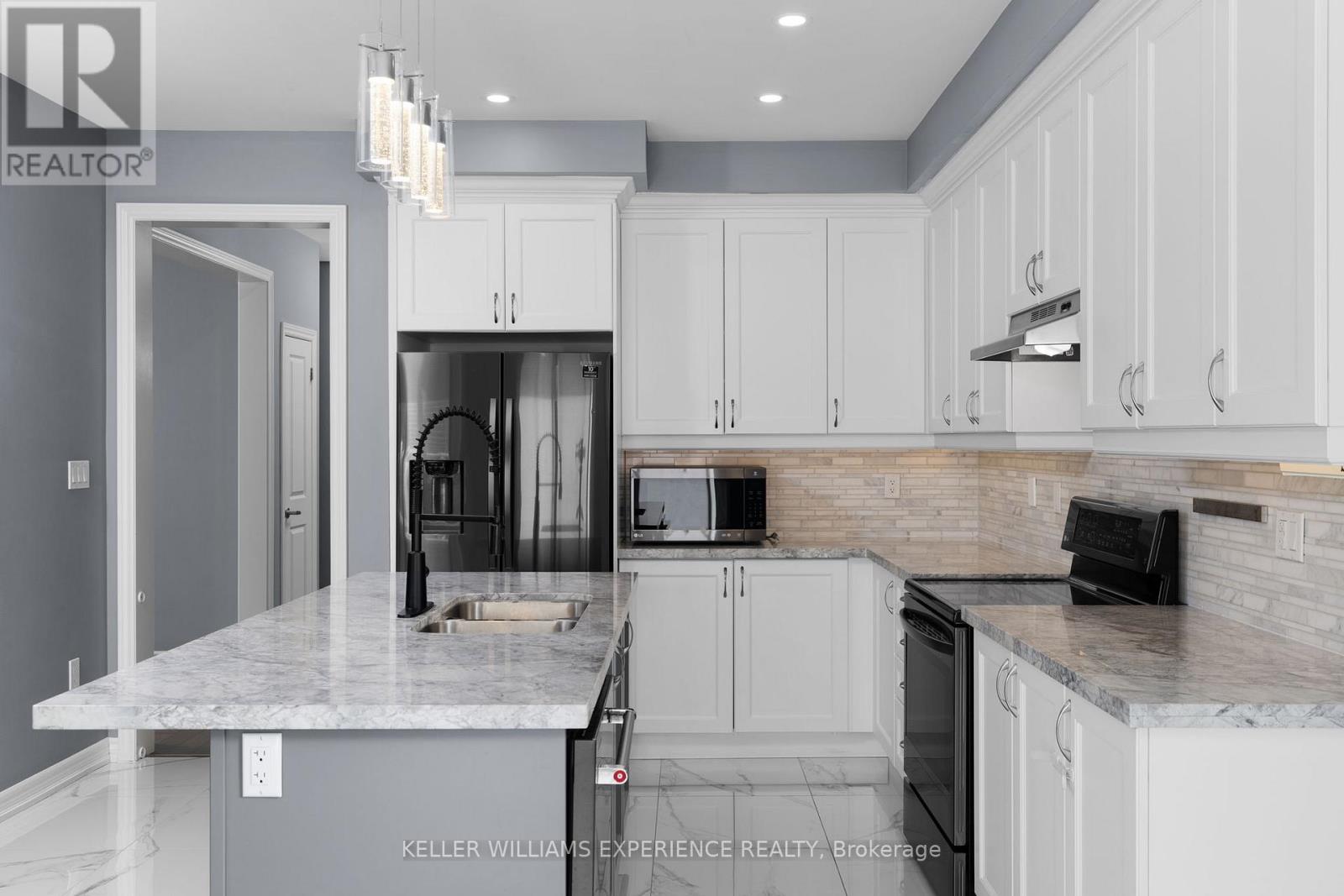 1464 Farrow Crescent, Innisfil, Ontario  L9S 0L6 - Photo 4 - N12642582