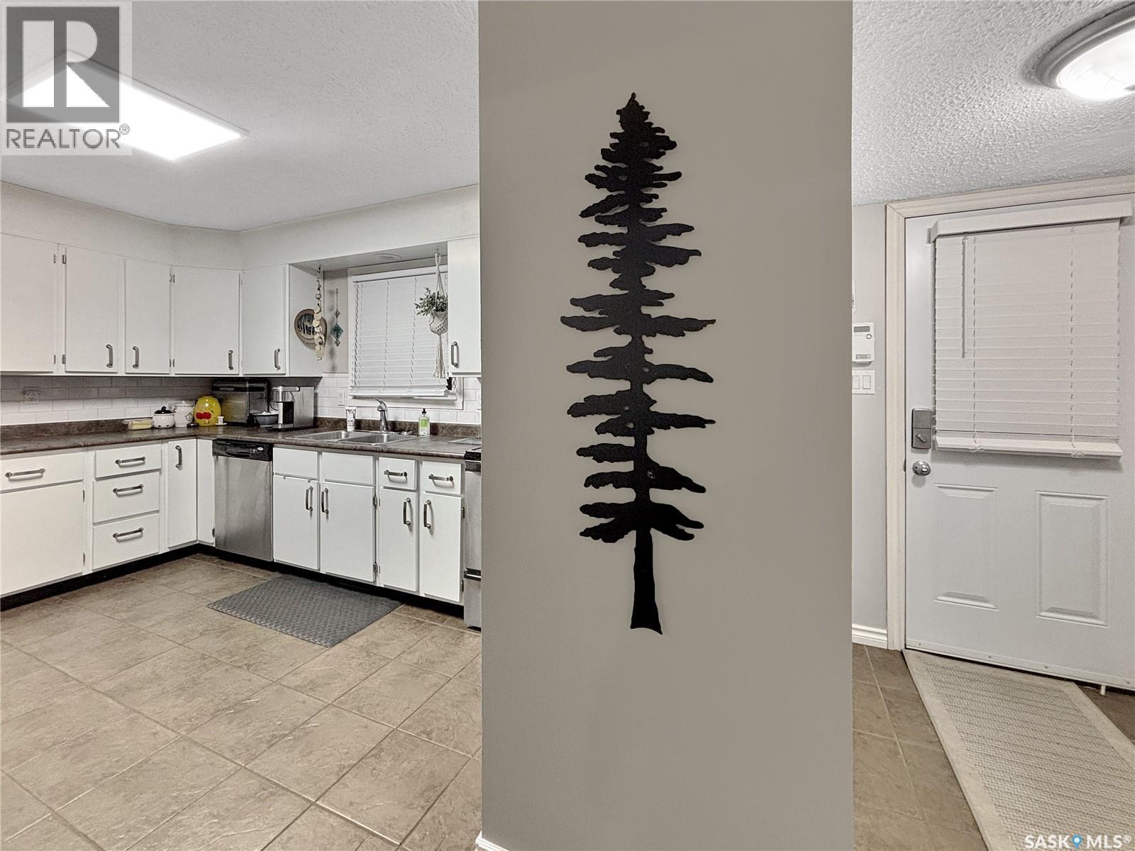 A 2004 Foley Drive, North Battleford, Saskatchewan  S9A 3G9 - Photo 6 - SK025760