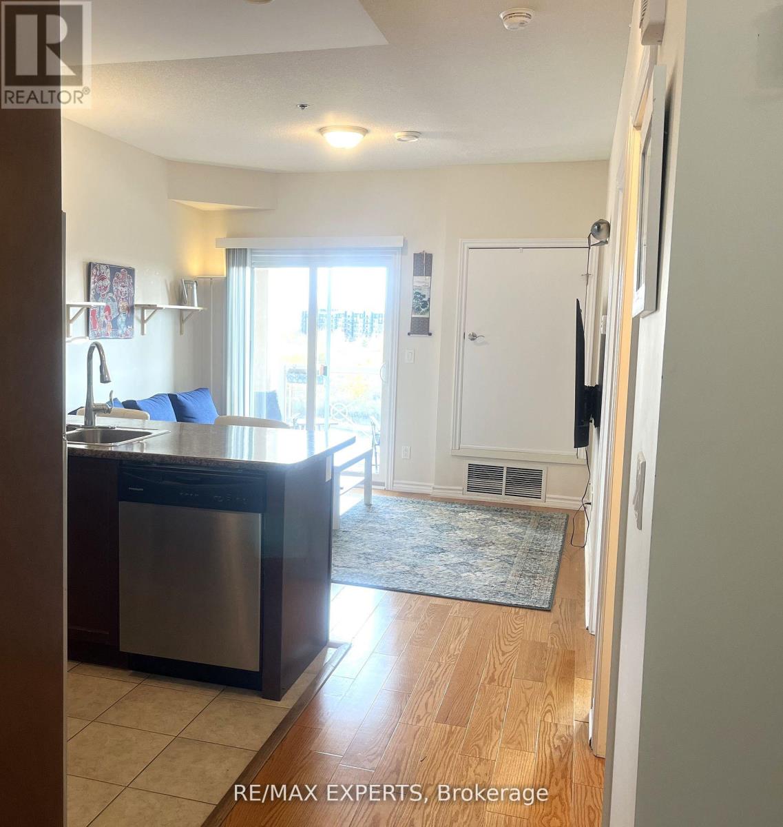 303 - 1360 Costigan Road, Milton, Ontario  L9T 8X6 - Photo 3 - W12642538