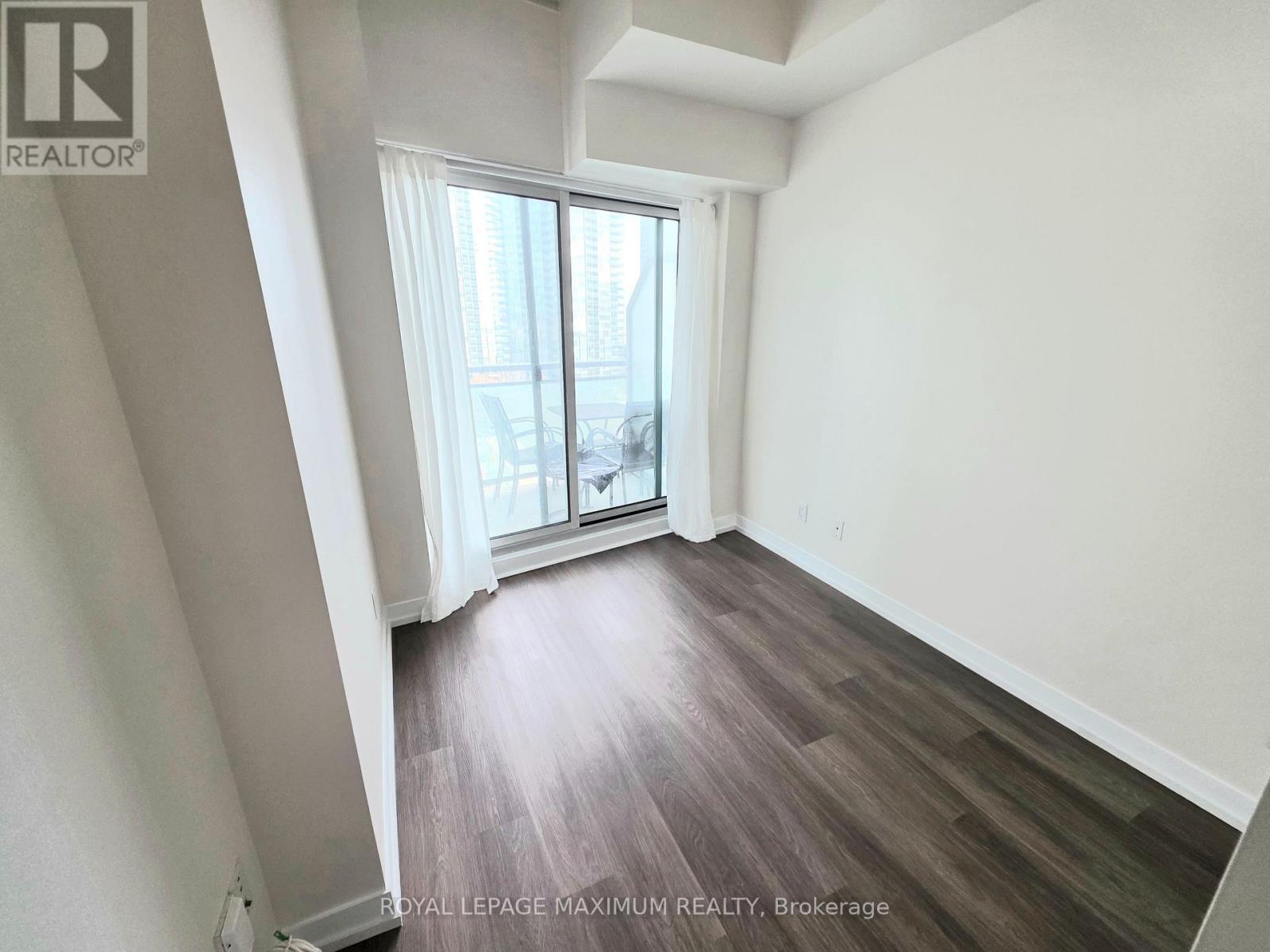 1013 - 155 Legion Road N, Toronto, Ontario  M8Y 0A7 - Photo 18 - W12642550