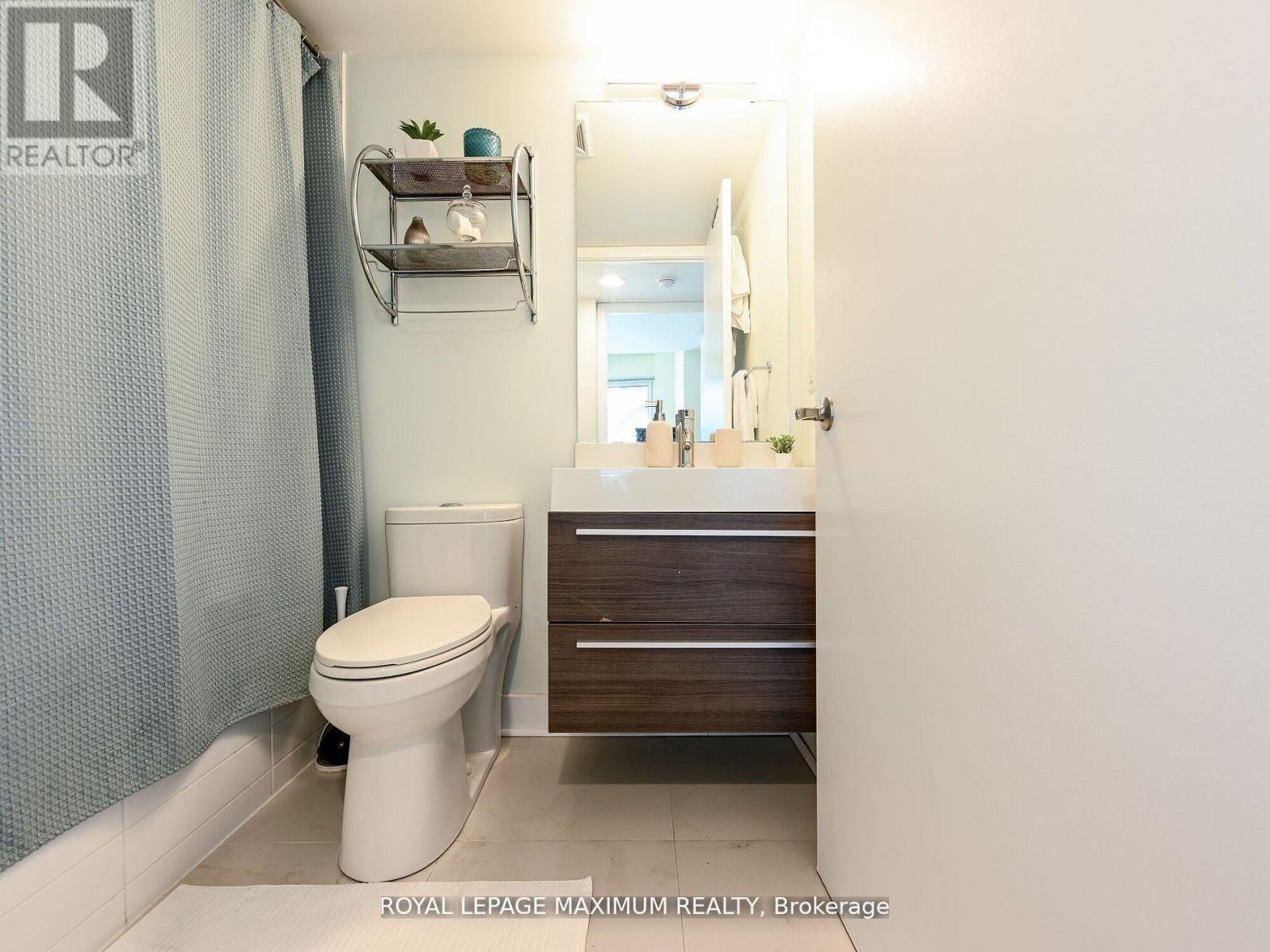 1013 - 155 Legion Road N, Toronto, Ontario  M8Y 0A7 - Photo 19 - W12642550