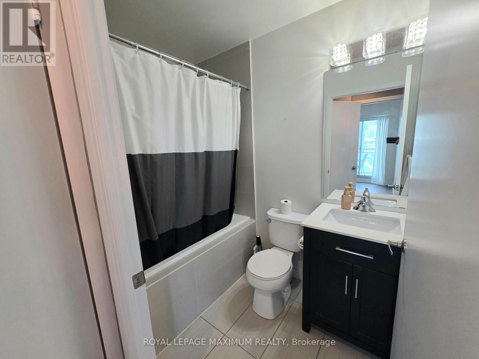 1013 - 155 Legion Road N, Toronto, Ontario  M8Y 0A7 - Photo 20 - W12642550