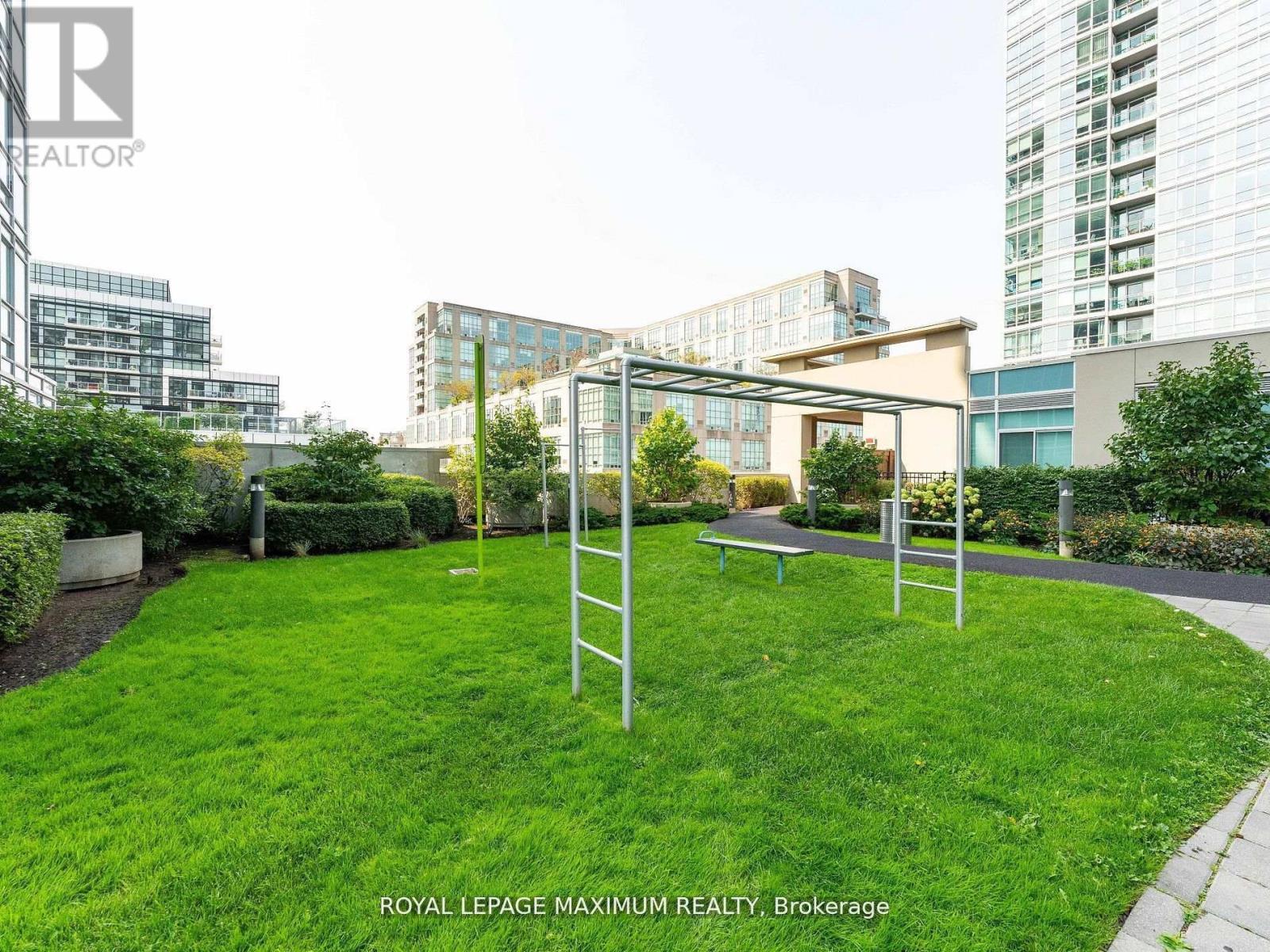 1013 - 155 Legion Road N, Toronto, Ontario  M8Y 0A7 - Photo 36 - W12642550