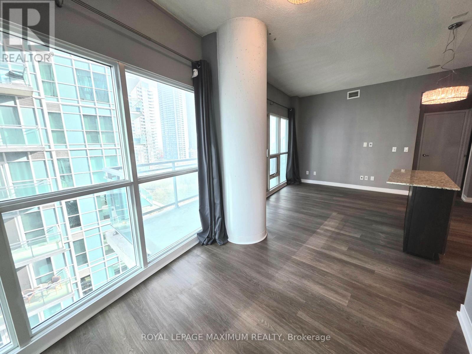 1013 - 155 Legion Road N, Toronto, Ontario  M8Y 0A7 - Photo 12 - W12642560
