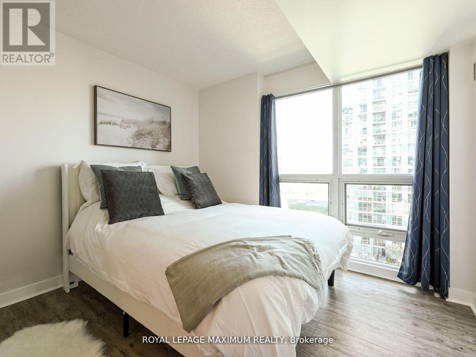 1013 - 155 Legion Road N, Toronto, Ontario  M8Y 0A7 - Photo 14 - W12642560