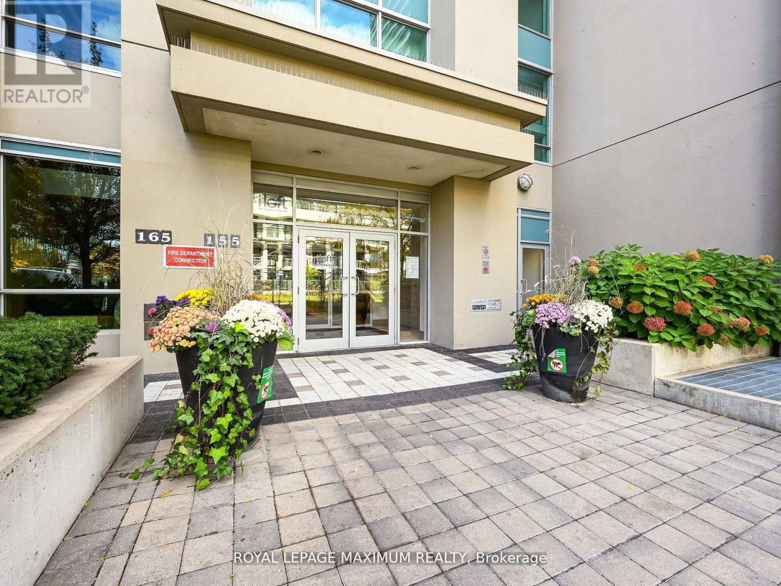 1013 - 155 Legion Road N, Toronto, Ontario  M8Y 0A7 - Photo 2 - W12642560