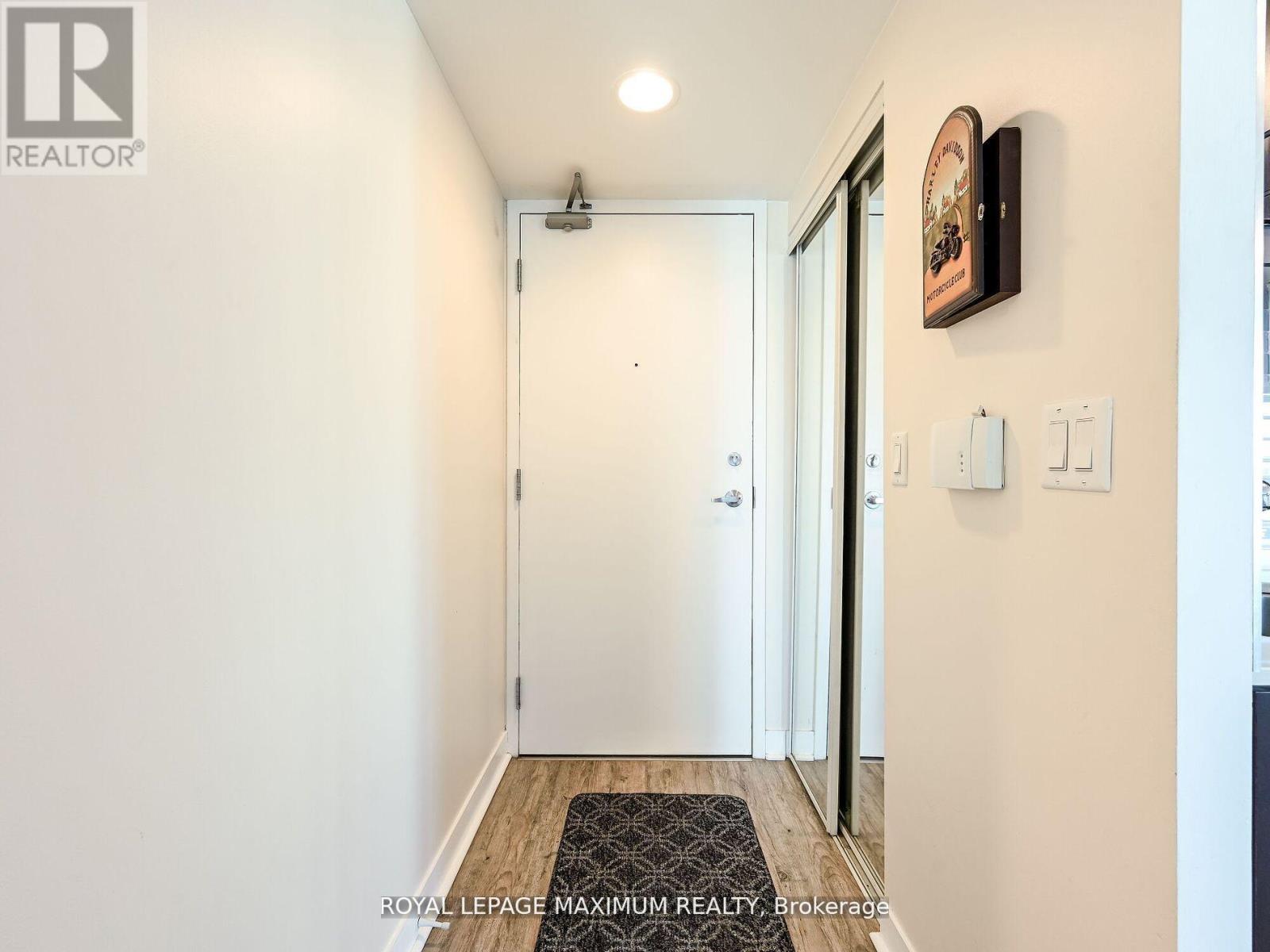 1013 - 155 Legion Road N, Toronto, Ontario  M8Y 0A7 - Photo 22 - W12642560