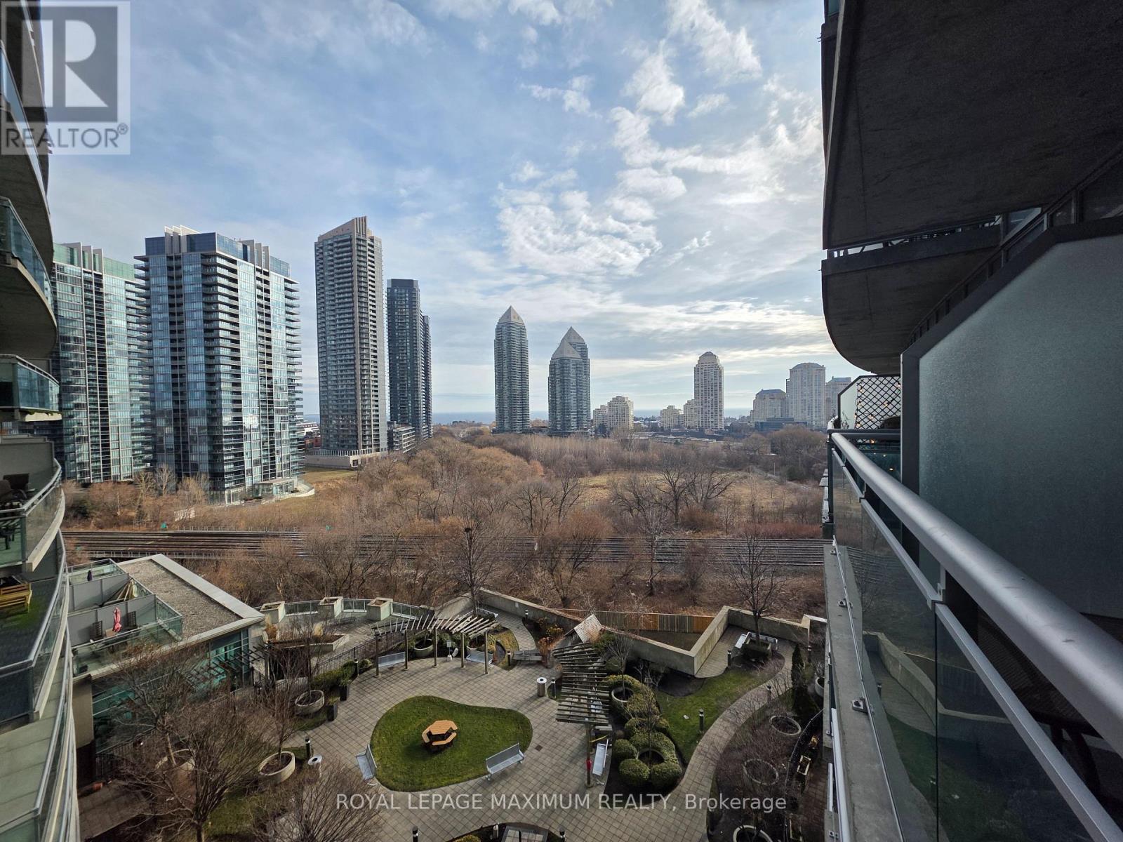 1013 - 155 Legion Road N, Toronto, Ontario  M8Y 0A7 - Photo 27 - W12642560