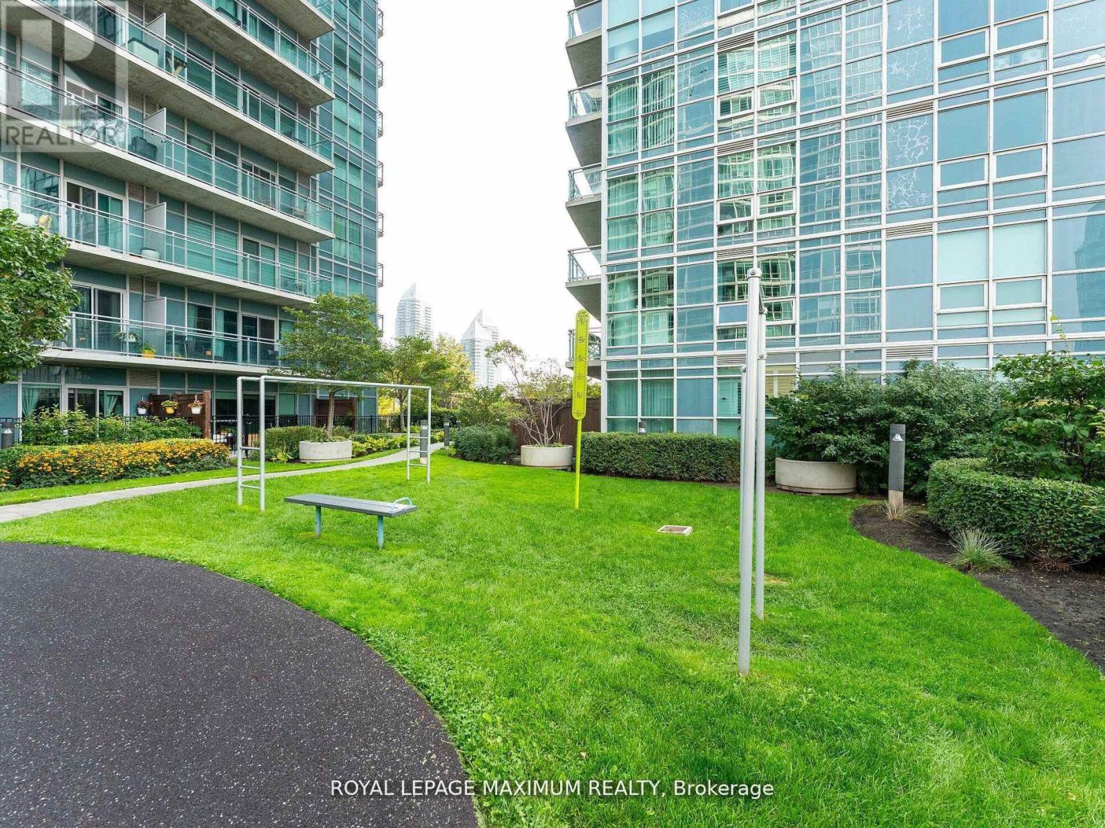 1013 - 155 Legion Road N, Toronto, Ontario  M8Y 0A7 - Photo 37 - W12642560
