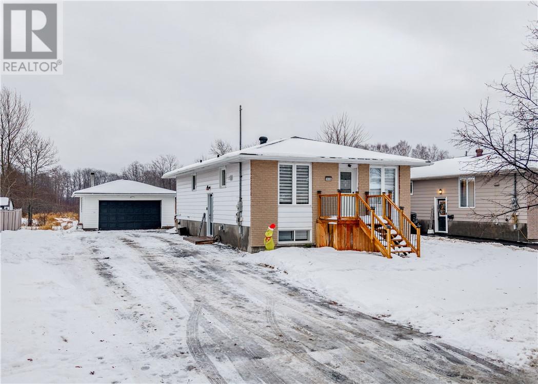 3930 Macmillan Drive, Val Caron, Ontario