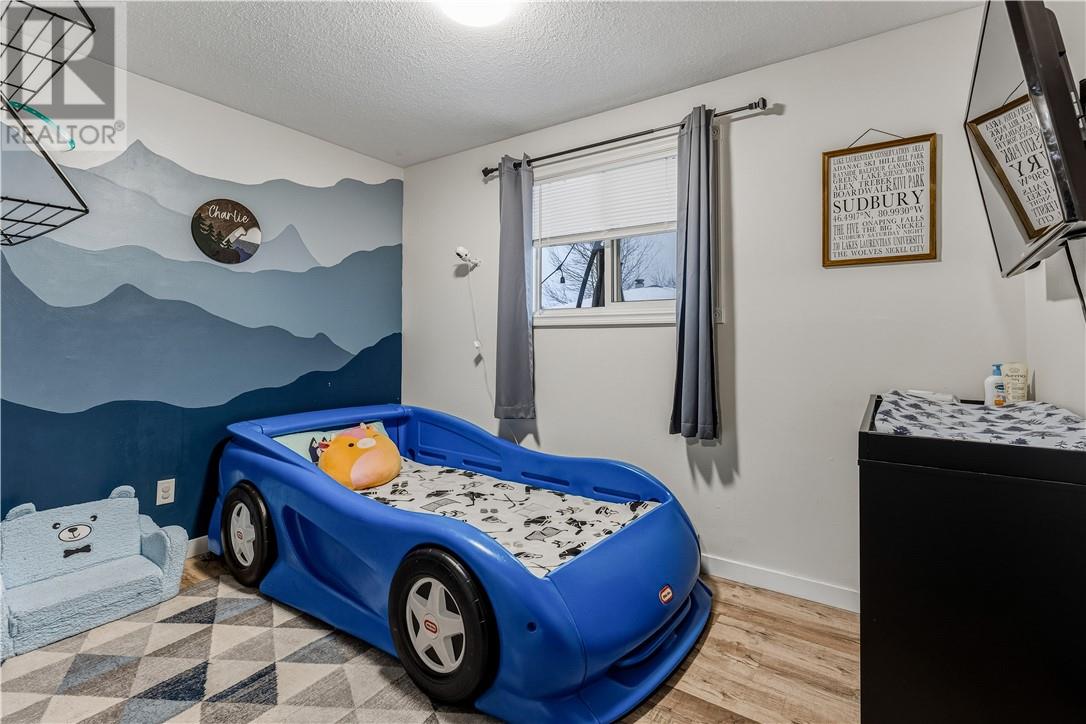 3930 Macmillan Drive, Val Caron, Ontario  P3N 1H9 - Photo 12 - 2125940