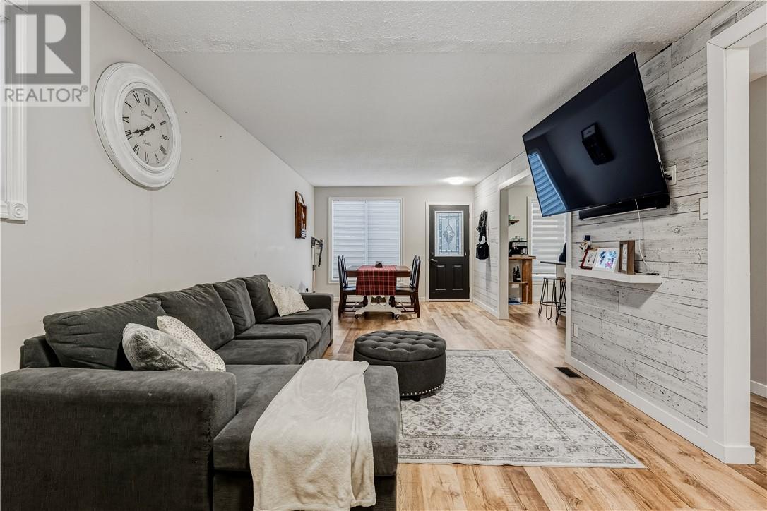 3930 Macmillan Drive, Val Caron, Ontario  P3N 1H9 - Photo 6 - 2125940