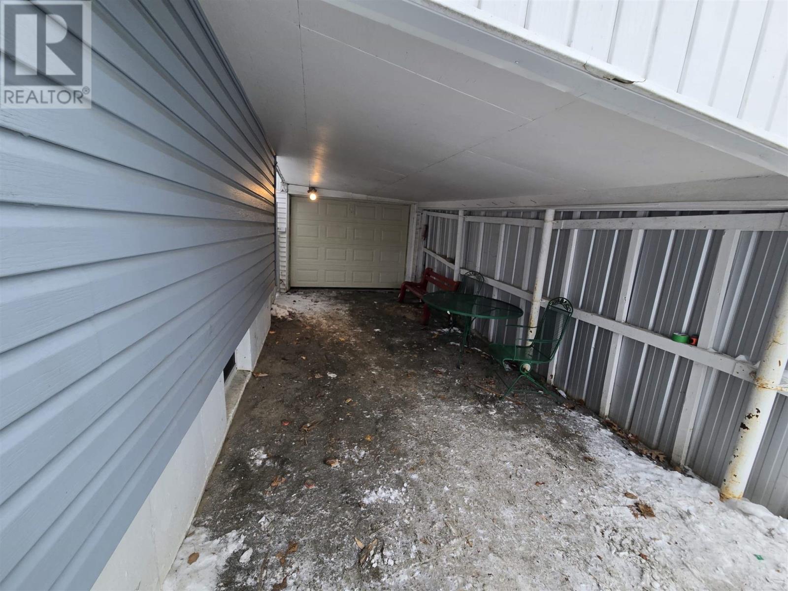 255 Mississauga Ave, Elliot Lake, Ontario  P5A 1E8 - Photo 3 - SM253499