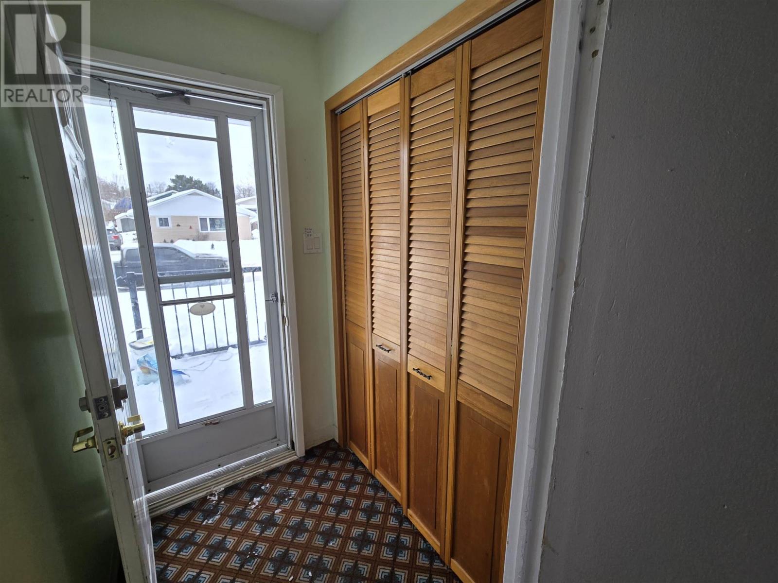 255 Mississauga Ave, Elliot Lake, Ontario  P5A 1E8 - Photo 6 - SM253499