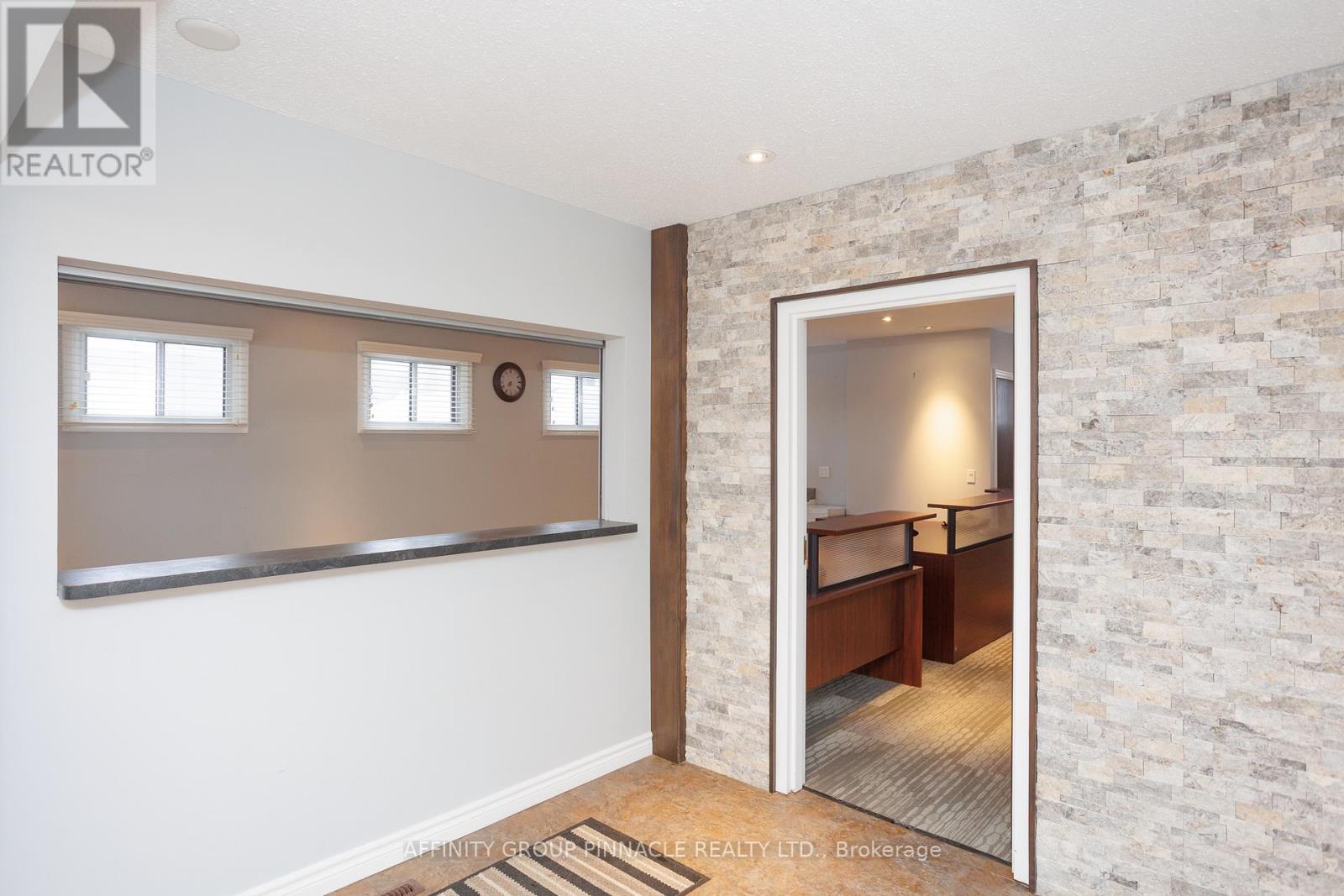 47 Lindsay Street S, Kawartha Lakes, Ontario  K9V 2M1 - Photo 13 - X12642682