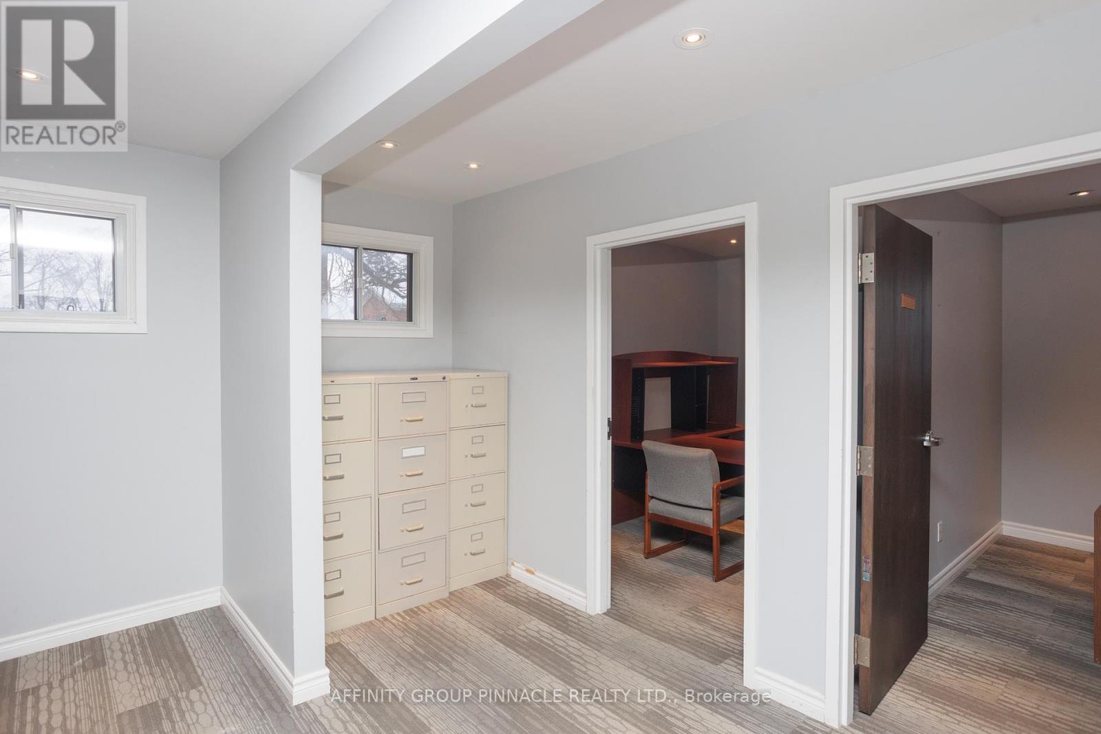 47 Lindsay Street S, Kawartha Lakes, Ontario  K9V 2M1 - Photo 24 - X12642682