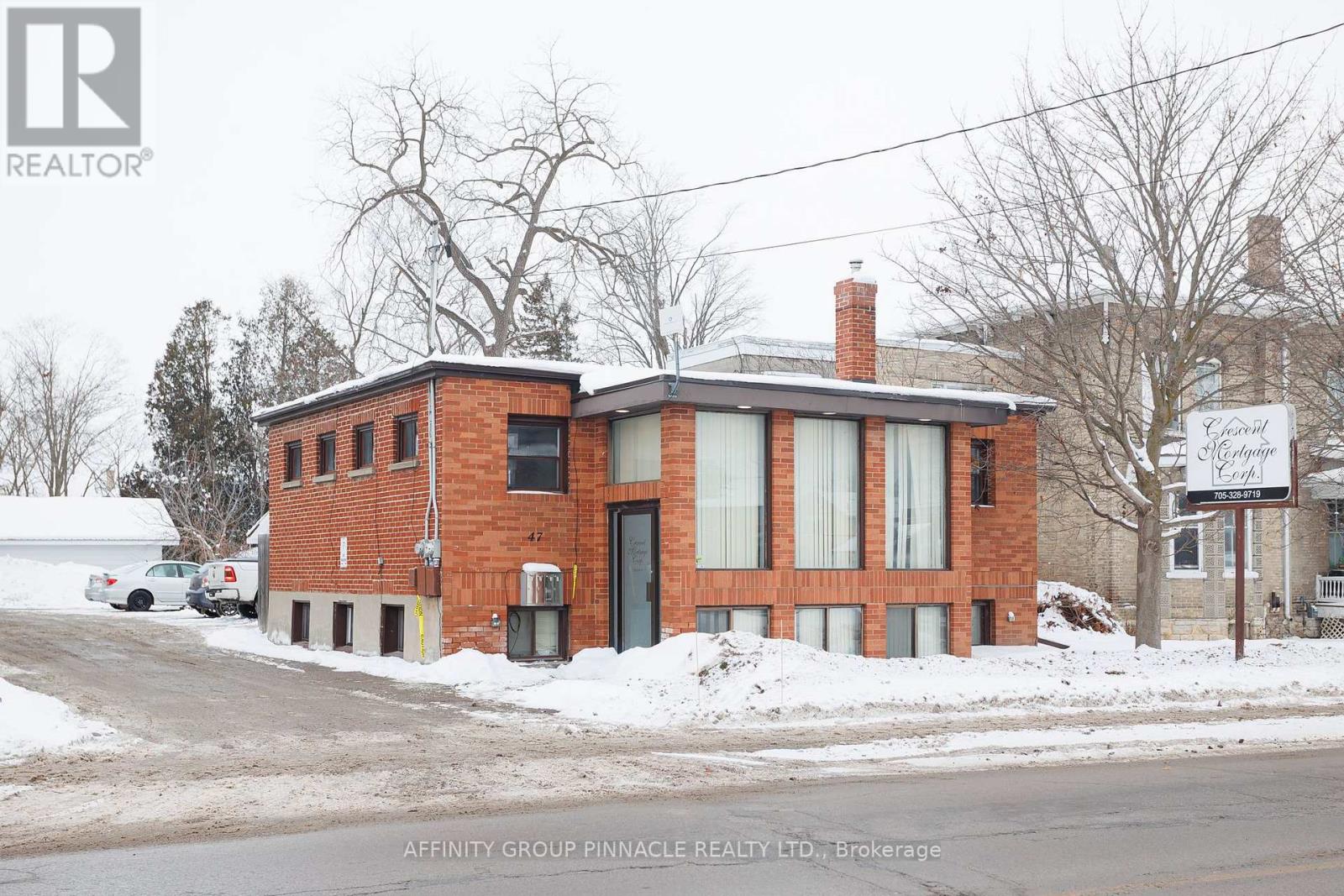 47 Lindsay Street S, Kawartha Lakes, Ontario  K9V 2M1 - Photo 4 - X12642682