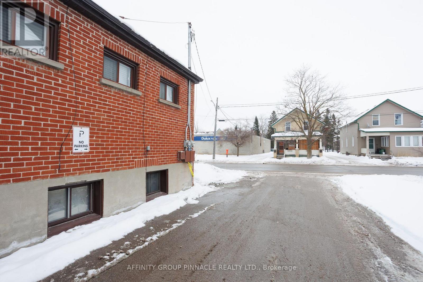 47 Lindsay Street S, Kawartha Lakes, Ontario  K9V 2M1 - Photo 5 - X12642682