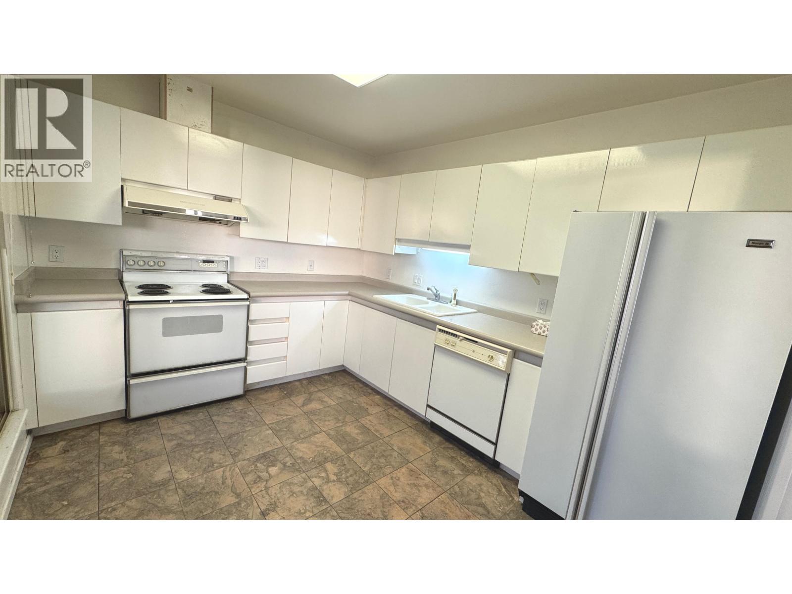 903 4830 Bennett Street, Burnaby, British Columbia  V5H 4P6 - Photo 8 - R3071939