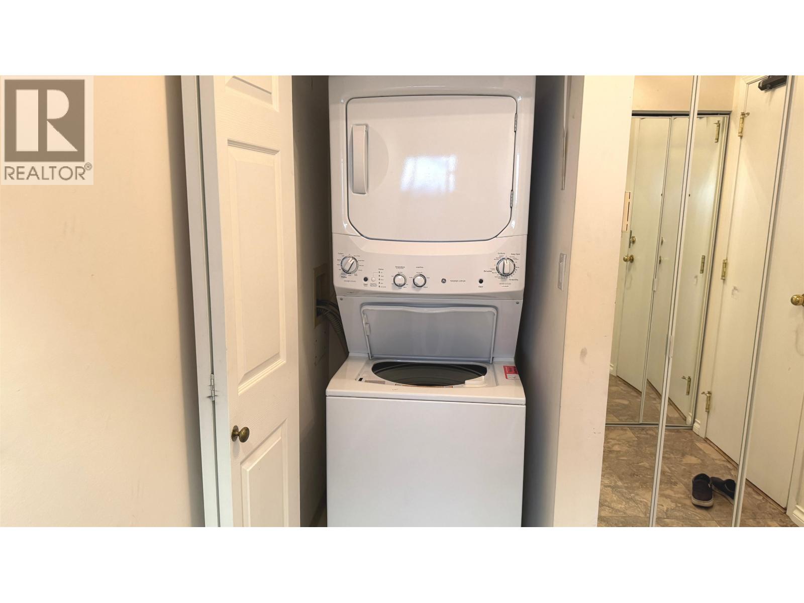 903 4830 Bennett Street, Burnaby, British Columbia  V5H 4P6 - Photo 13 - R3071939