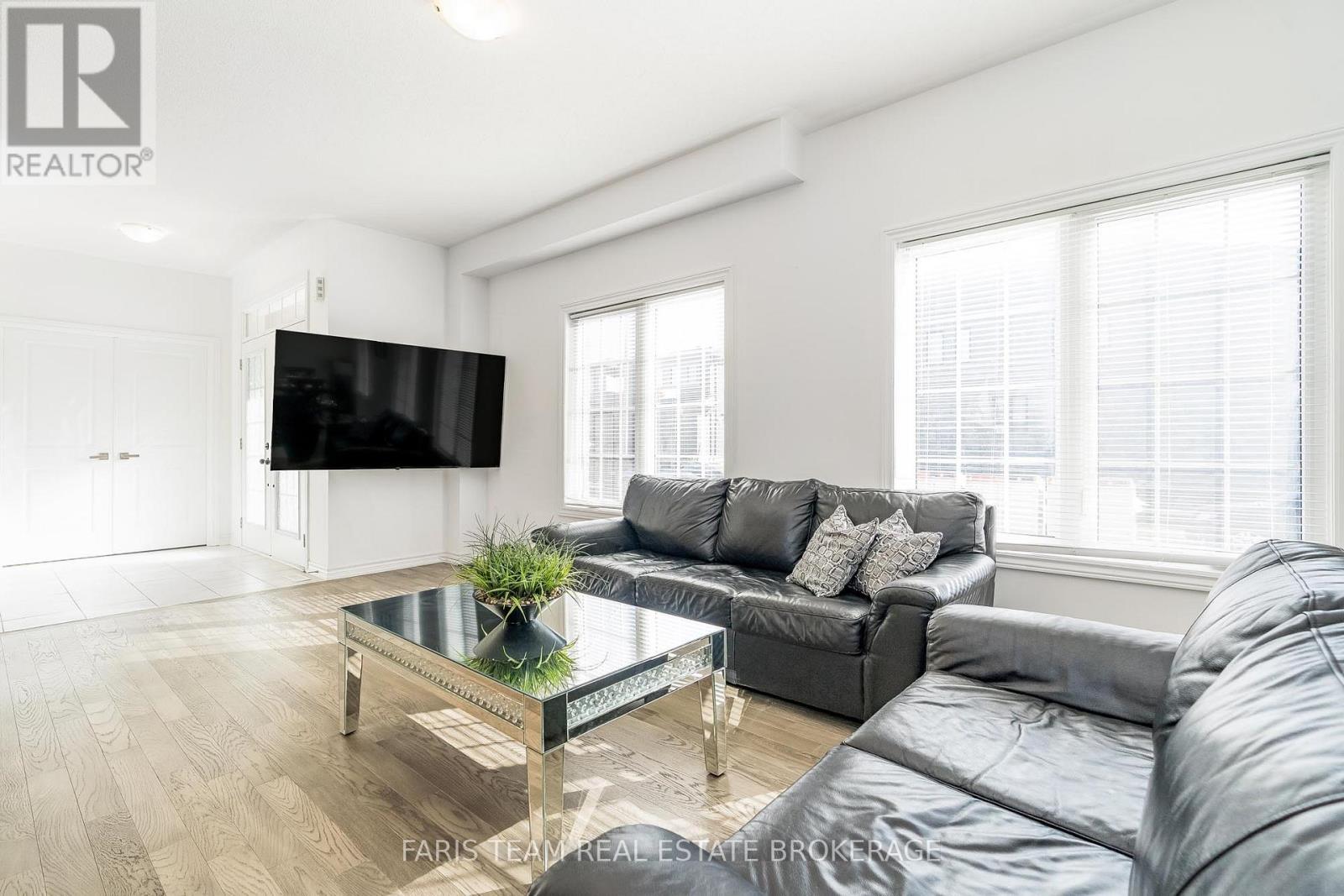 1 Harvest Crescent, Barrie, Ontario  L9J 0T3 - Photo 13 - S12489698