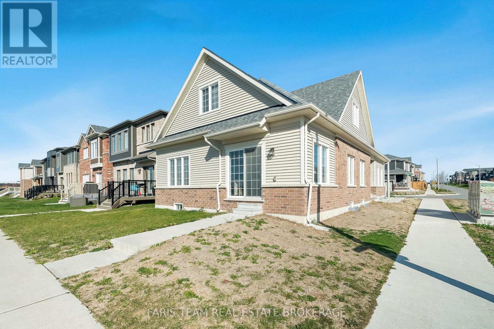 1 Harvest Crescent, Barrie, Ontario  L9J 0T3 - Photo 33 - S12489698