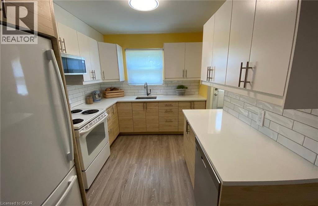 160 Westcourt Place, Waterloo, Ontario  N2L 2R7 - Photo 6 - 40780249