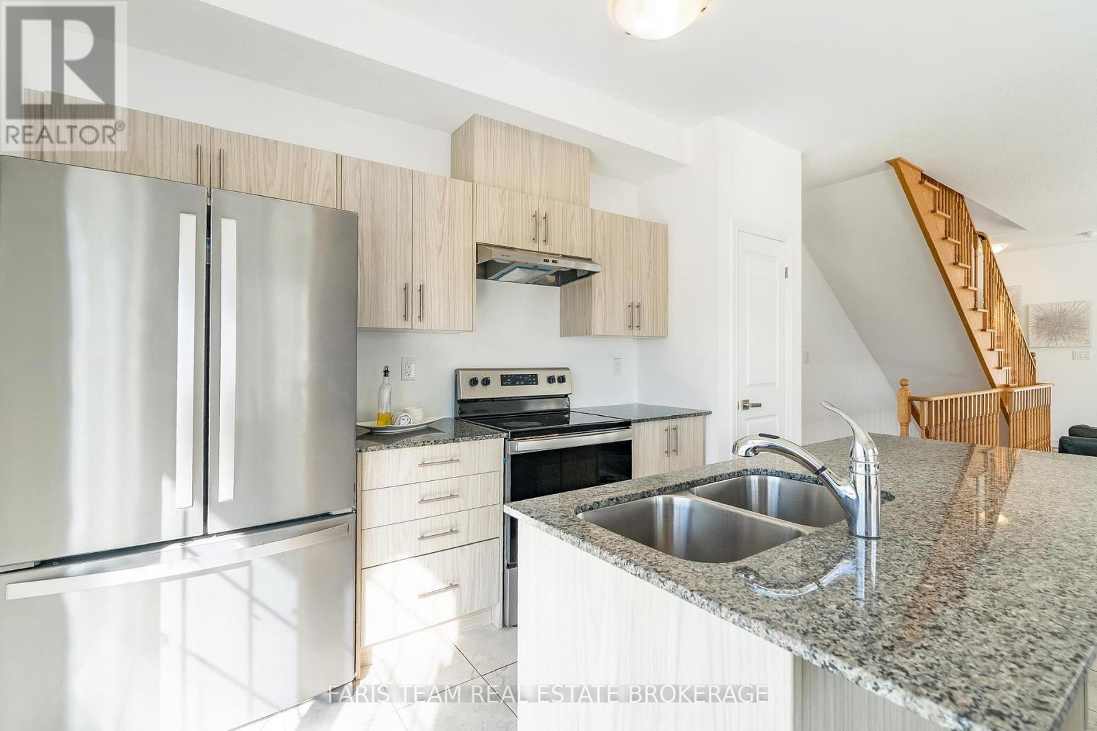 1 Harvest Crescent, Barrie, Ontario  L9J 0T3 - Photo 9 - S12489698