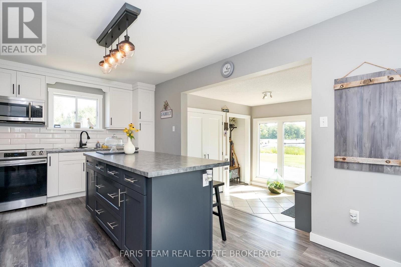 57 Port Severn Road N, Georgian Bay, Ontario  L0K 1S0 - Photo 9 - X12485197