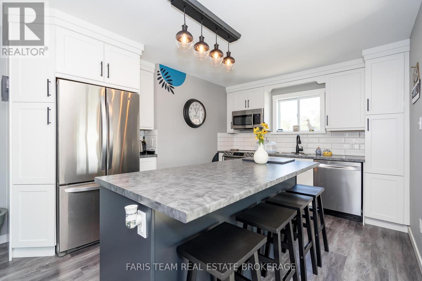 57 Port Severn Road N, Georgian Bay, Ontario  L0K 1S0 - Photo 6 - X12485197