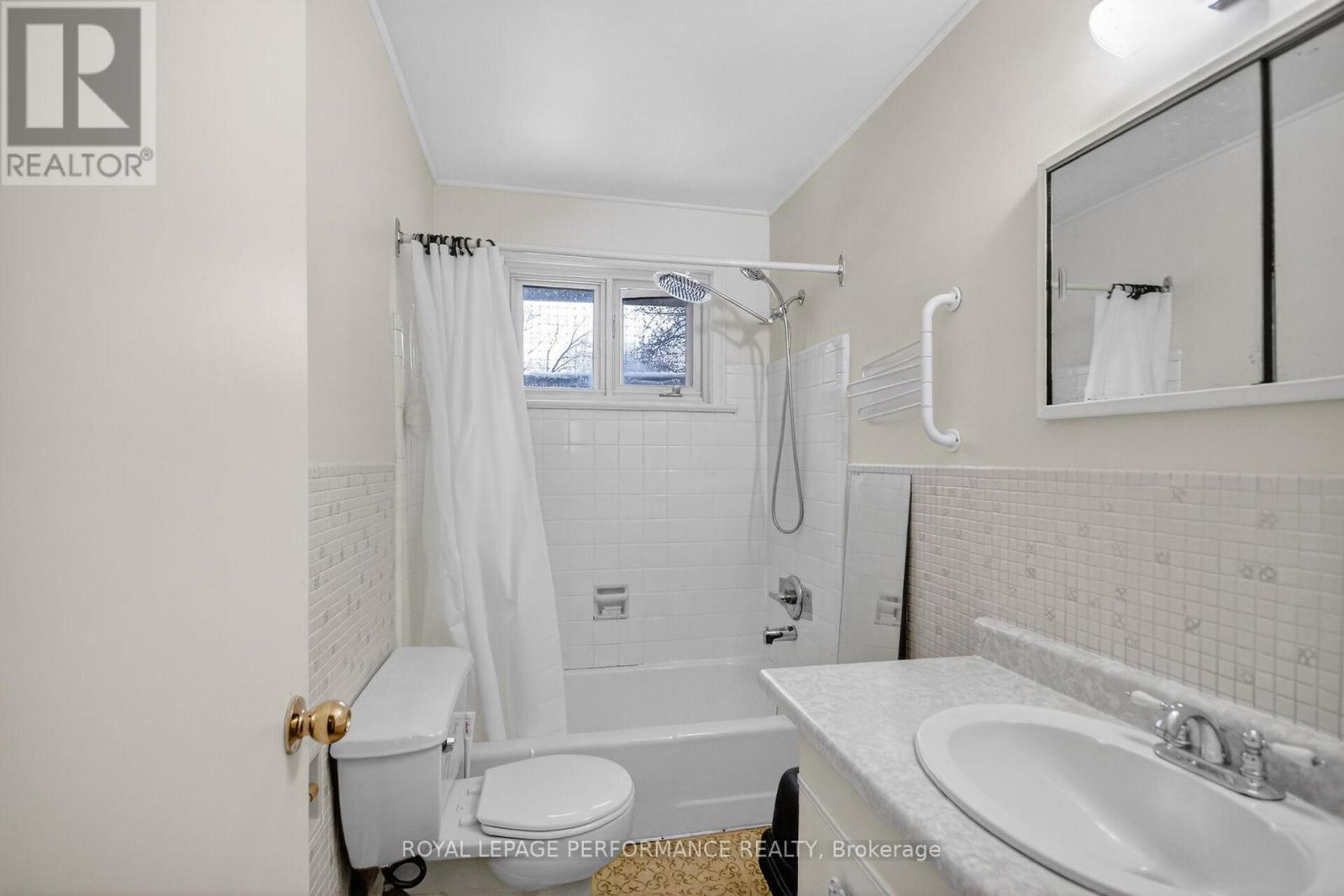 19 Mowat Street, Ottawa, Ontario  K1J 6R1 - Photo 23 - X12642668